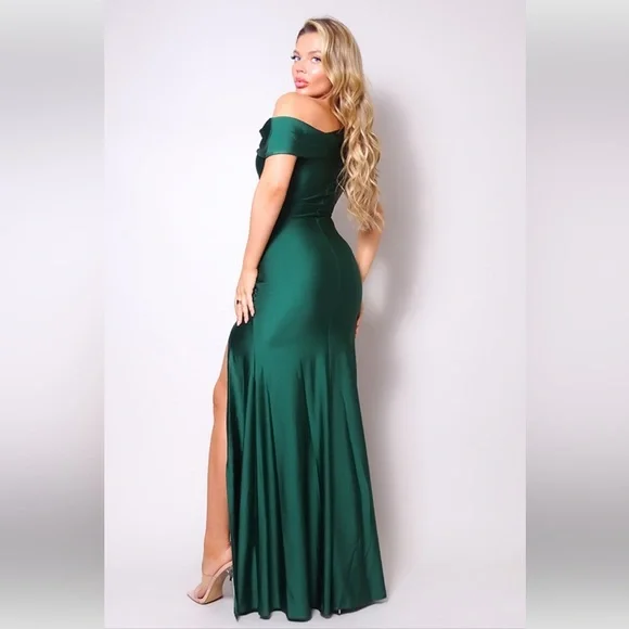 ⭕️ SOLD OUT ⭕️ NEW "Star of the Show" Green Side Slit Maxi Dress - Picture 5 of 6